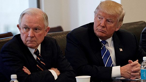 Trump sceglie Mike Pompeo, del Tea Party, per dirigere la Cia Trump sceglie Mike Pompeo, del Tea Party, per dirigere la Cia