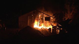 Segunda noche de altercados en el campamento de Suda, en la isla griega de Quíos