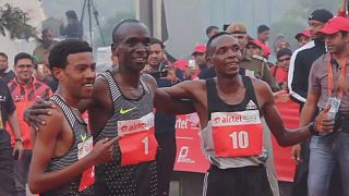 Le kényan Kipchoge remporte le sémi-marathon de Delhi en Inde