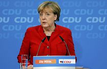 Germania: Merkel si ricandida e sottolinea "la dignità di ogni essere umano"