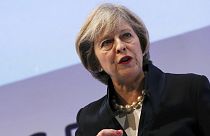Teresa May tente de rassurer les patrons britanniques inquiets du Brexit