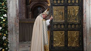 Le Pape François étend aux prêtres le droit de pardonner l'avortement