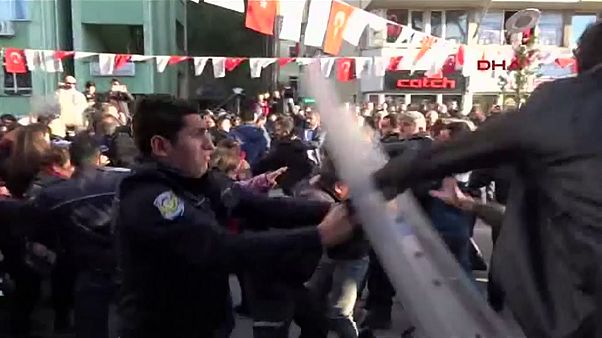 Turquie : le gouvernement accusé de vouloir légitimer le viol Turquie : le gouvernement accusé de vouloir légitimer le viol