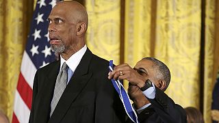 Obama entrega la Medalla de la Libertad a 21 personalidades estadounidenses
