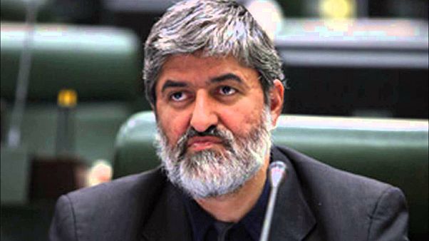 همراه با یورونیوز؛ چرا لغو سخنرانی علی مطهری به مناقشه ای چنین گسترده تبدیل شد؟ همراه با یورونیوز؛ چرا لغو سخنرانی علی مطهری به مناقشه ای چنین گسترده تبدیل شد؟