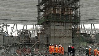 Китай. Десятки погибших в результате падения строительных конструкций