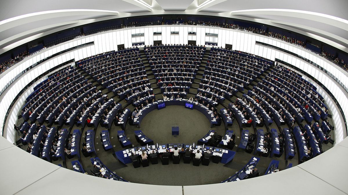 MEPs vote in favour of freezing EU-Turkey talks