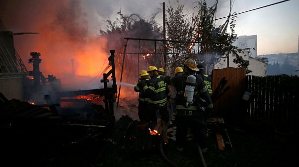إجلاء عشرات الآلاف من مدينة حيفا شمال إسرائيل بسبب الحرائق إجلاء عشرات الآلاف من مدينة حيفا شمال إسرائيل بسبب الحرائق