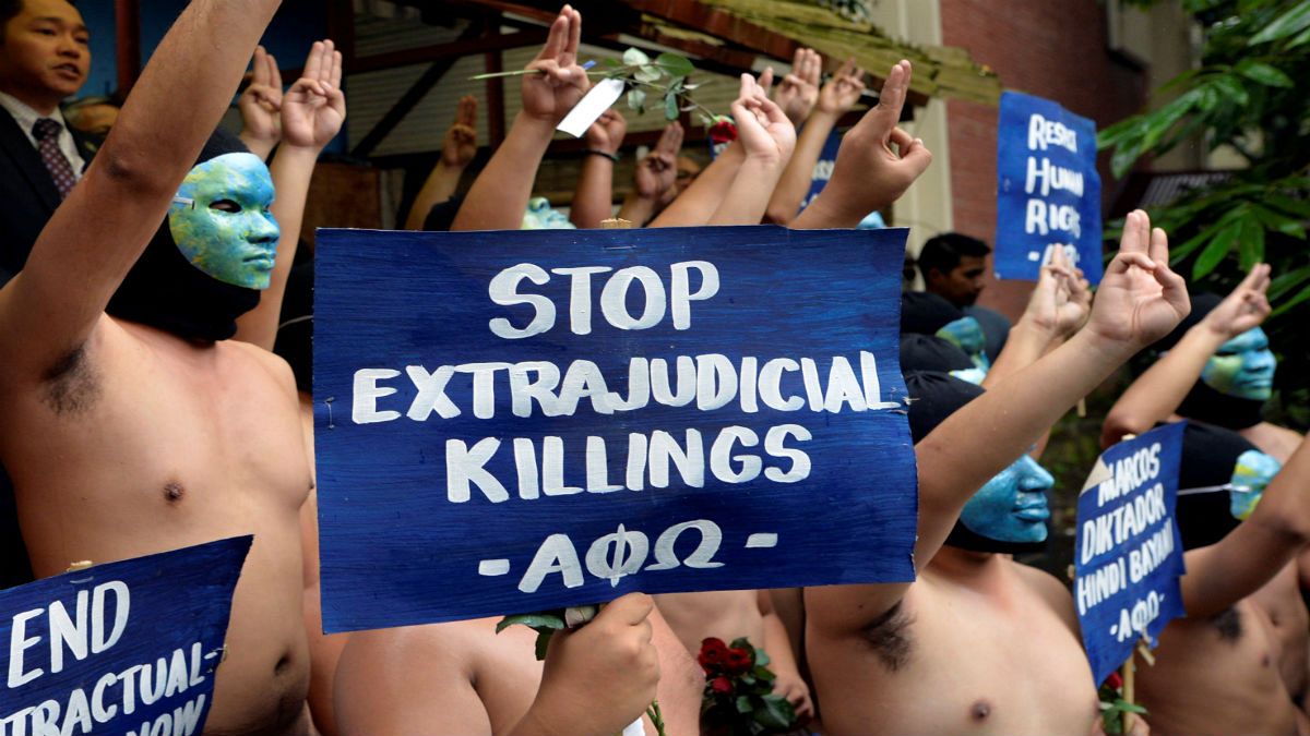 Filipinas: homens nus correm por Ferdinando Marcos