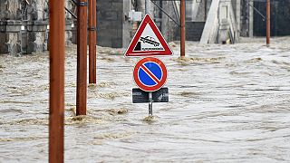 Италия: после наводнений - оползни