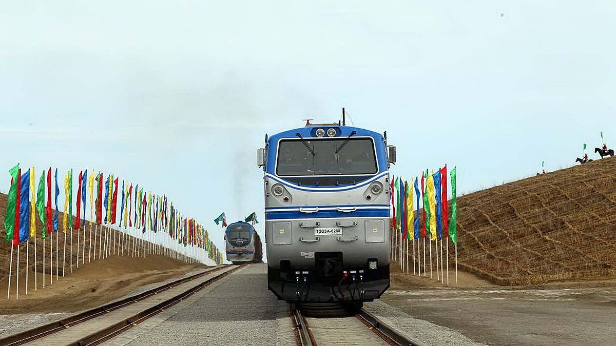 Türkmenistan-Afganistan-Tacikistan demiryolu hattı açıldı