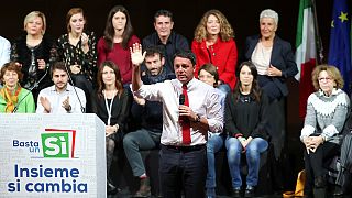 Los sondeos colocan a Renzi al borde del abismo