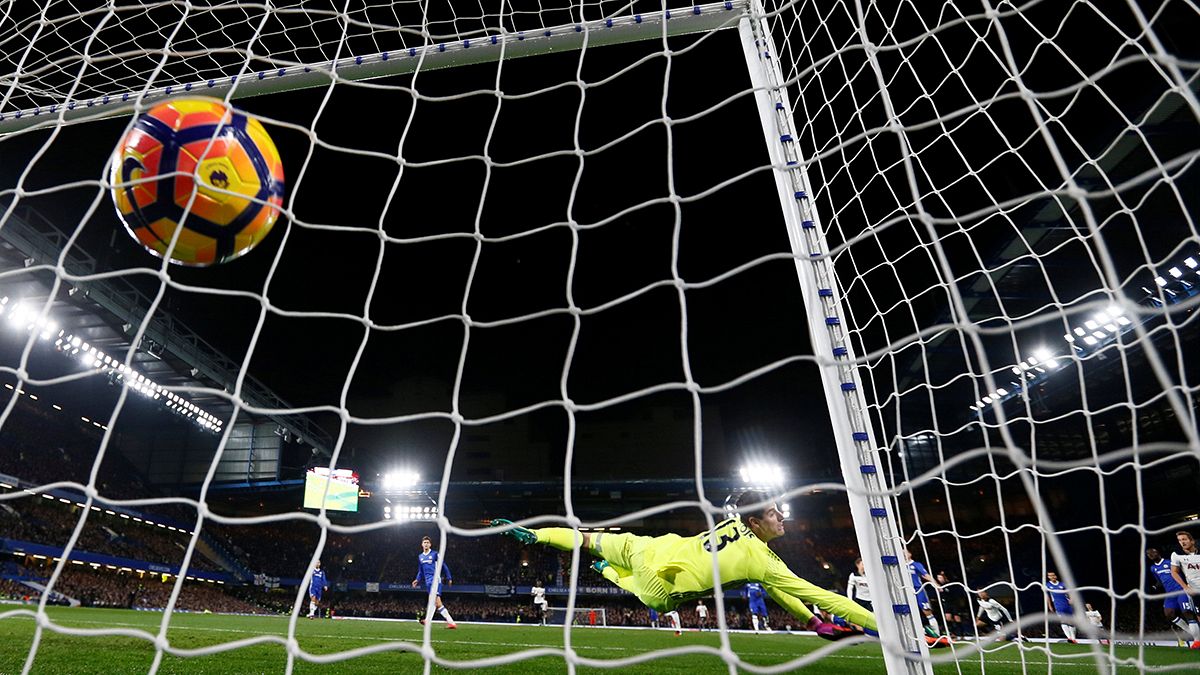 Calcio: il Chelsea di Conte in vetta alla Premier, battuto il Tottenham