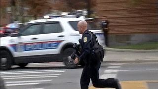 Un hombre con un cuchillo hiere a 9 personas en la Universidad de Ohio State