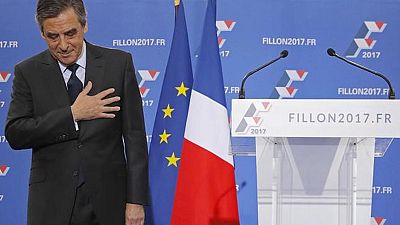 Fransa'da merkez sağın lideri Fillon'dan aşırı sağcı vaatler