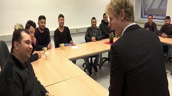 Ismerkedő tanfolyamot tartanak a menekülteknek Németországban Ismerkedő tanfolyamot tartanak a menekülteknek Németországban