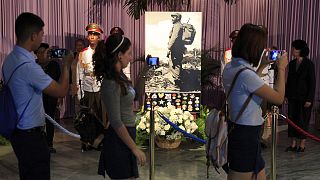 Cubans queue to pay their respects to Fidel Castro