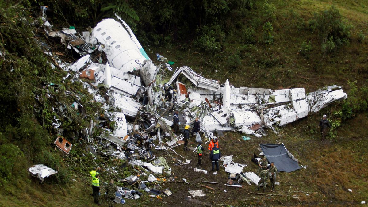 Accidente aéreo en Colombia: 6 supervivientes y 75 fallecidos