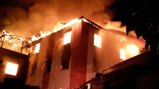 Turquia: 12 mortos em incêndio num dormitório escolar