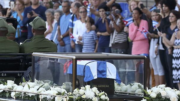 Les cendres de Fidel Castro traversent Cuba pour un dernier voyage Les cendres de Fidel Castro traversent Cuba pour un dernier voyage