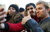 Formel-1-Weltmeister Rosberg in Wiesbaden begeistert empfangen