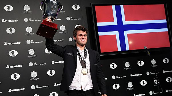 Echecs : le Norvégien Magnus Carlsen garde son titre de champion du monde Echecs : le Norvégien Magnus Carlsen garde son titre de champion du monde