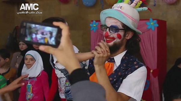 El payaso del este de Alepo muere en un bombardeo El payaso del este de Alepo muere en un bombardeo