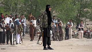 شورشیان طالبان یک دانشجو را در ملاءعام به دار آویختند
