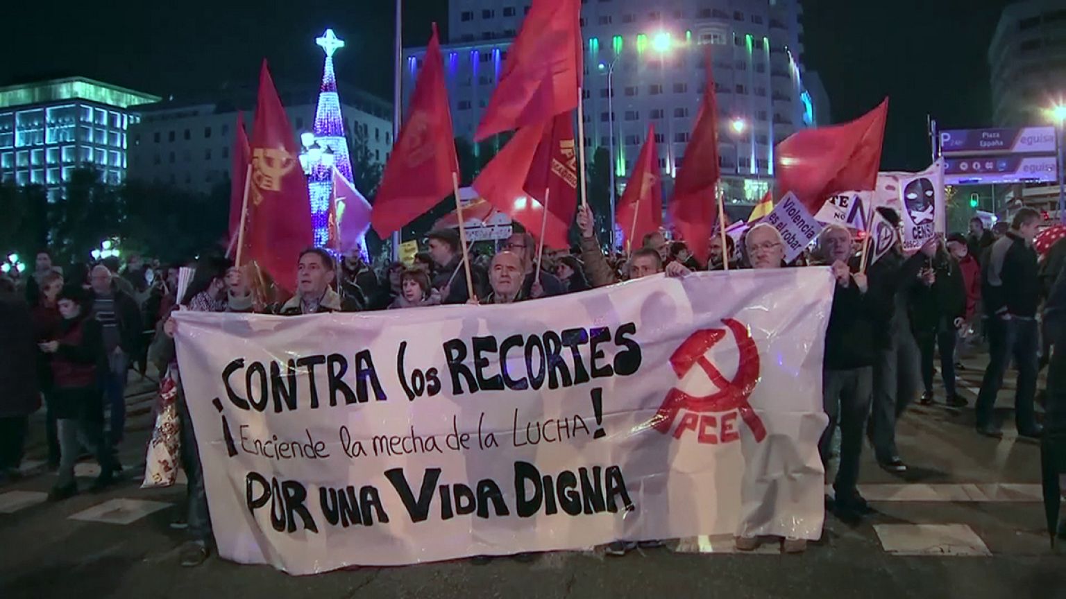 Yeni Rajoy hükümetine karşı protestolar gecikmedi