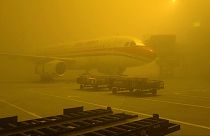 Varias ciudades chinas despiertan envueltas en una densa niebla