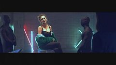 "Sit Still, Look Pretty", el primer álbum de Daya