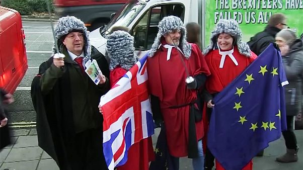 Manifestation pro et anti-Brexit devant la Cour suprême britannique Manifestation pro et anti-Brexit devant la Cour suprême britannique
