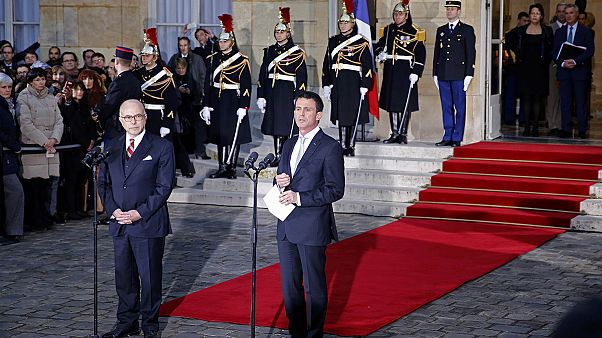 Passation de pouvoir à Matignon entre Manuel Valls et Bernard Cazeneuve Passation de pouvoir à Matignon entre Manuel Valls et Bernard Cazeneuve