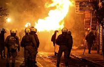 Enfrentamientos en Atenas en el aniversario de la muerte de un joven por tiros de la policía