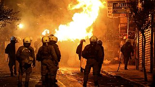 Ismét összecsapássá fajult az évi erőszakos tüntetés Athénban