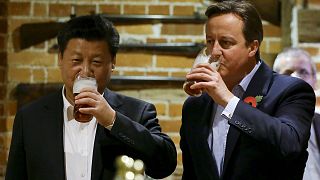 Empresa chinesa compra pub onde Jinping e Cameron tomaram cerveja juntos
