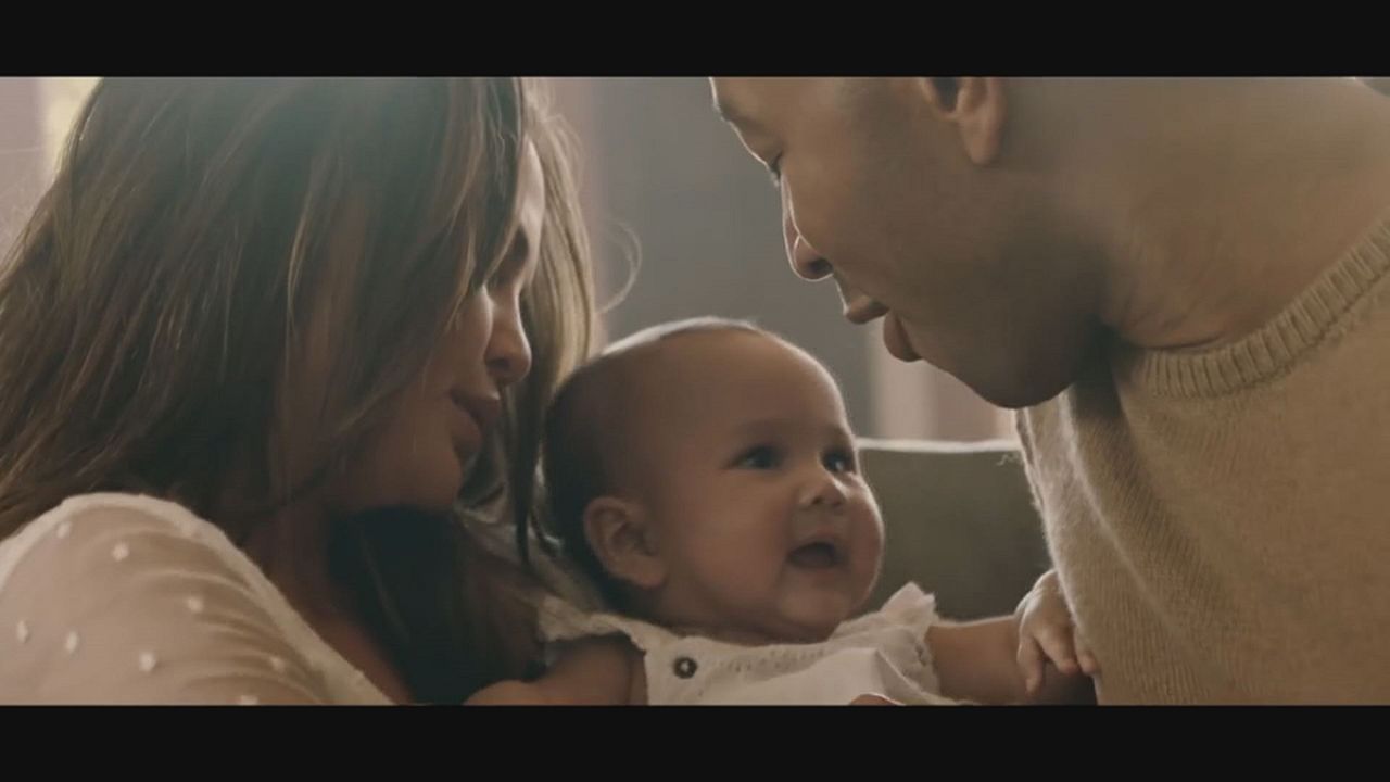 John Legend viu a luz e lança "Darkness and Light" John Legend viu a luz e lança "Darkness and Light"