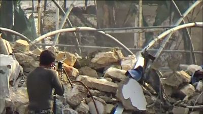 سوريا: لافروف يعلن وقف العمليات لإجلاء المدنيين من حلب الشرقية