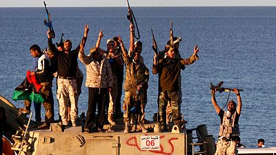 Libyen: Menschenhandel und der Kampf gegen IS-Milizen