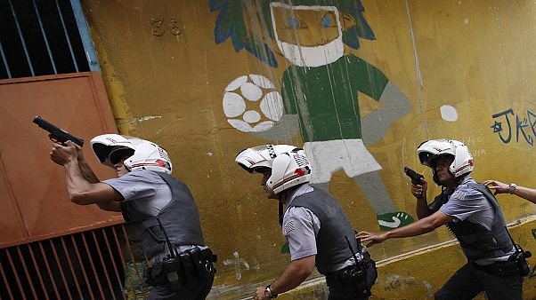 Brasile: primi arresti per l'omicidio del turista italiano a Rio Brasile: primi arresti per l'omicidio del turista italiano a Rio