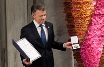 Presidente colombiano recebe Prémio Nobel da Paz e diz que acordo pode servir de exemplo a outros países