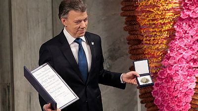 الرئيس الكولومبي يتسلم جائزة نوبل للسلام ويدعو إلى الاقتداء بتجربته لحل النزاعات