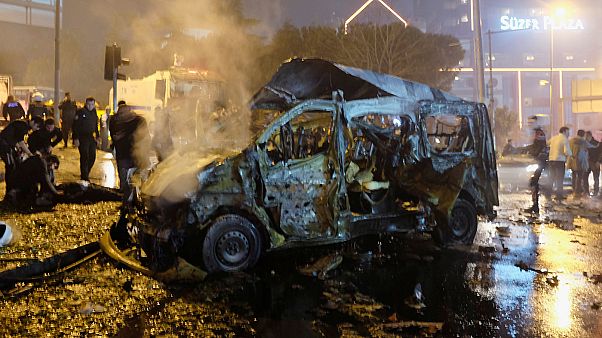 Istanbul - mindestens 15 Tote und 69 Verletzte bei Anschlägen Istanbul - mindestens 15 Tote und 69 Verletzte bei Anschlägen