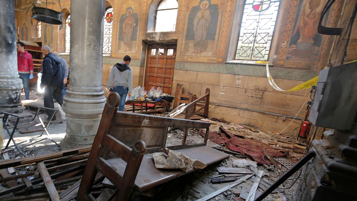 Al menos 25 muertos y cerca de 50 heridos tras una explosión cerca de la catedral cristiana copta de El Cairo