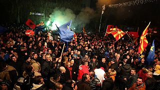Mindkét rivális párt győzelmet hirdetett Macedóniában.
