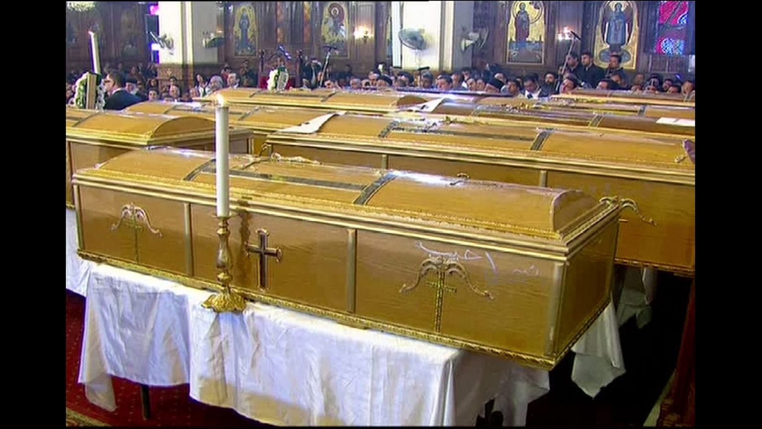 گرامیداشت یاد و خاطره قربانیان کلیسای قبطی ها در قاهره