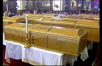 Funerali al Cairo per i 25 copti uccisi in un attentato contro una chiesa