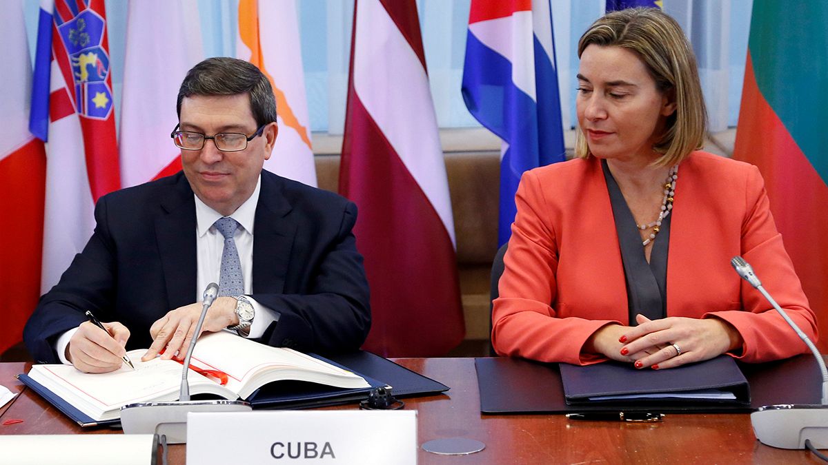 Bruxelles stringe la mano all'Havana: firmato storico accordo UE-Cuba