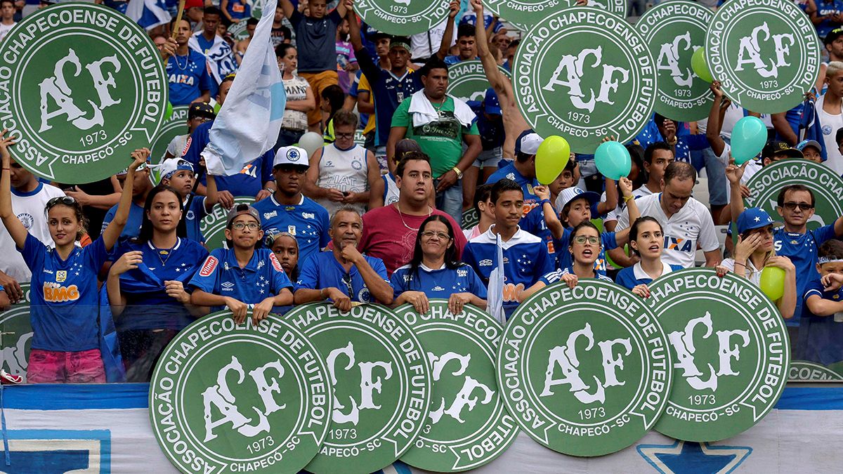 Futebol brasileiro recorda tragédia do Chapecoense
