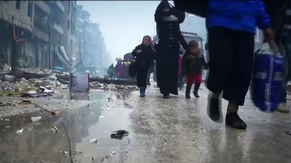 تخلیه غیر نظامیان از شرق حلب به گزارش تلویزیون دولتی سوریه